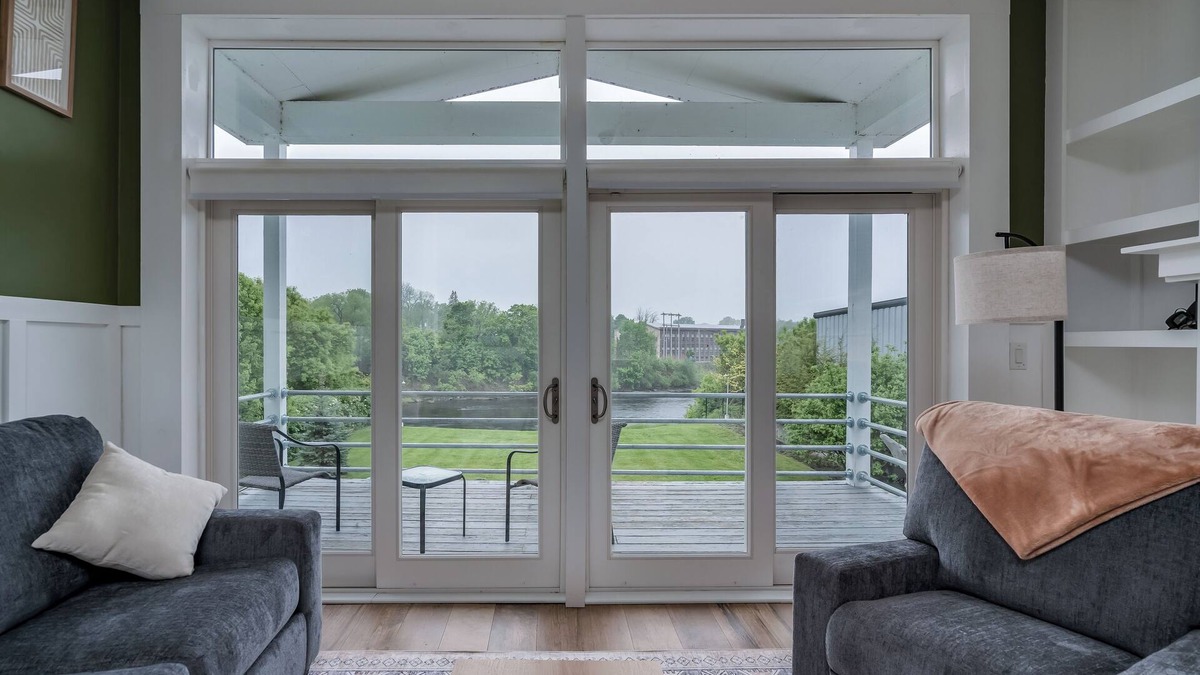 Watertown House | River's Getaway- an urban oasis!
