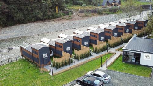 Ardesen Hotel | River Side TinyHouse