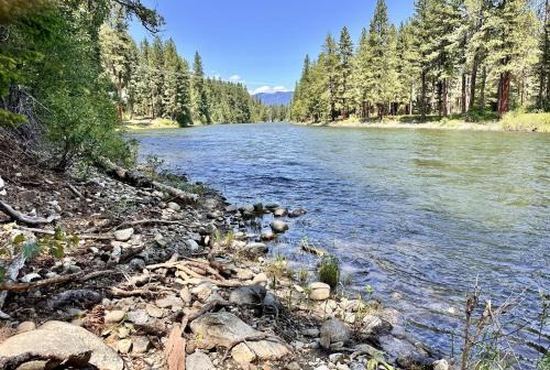 Leavenworth House | River Song Cabin home