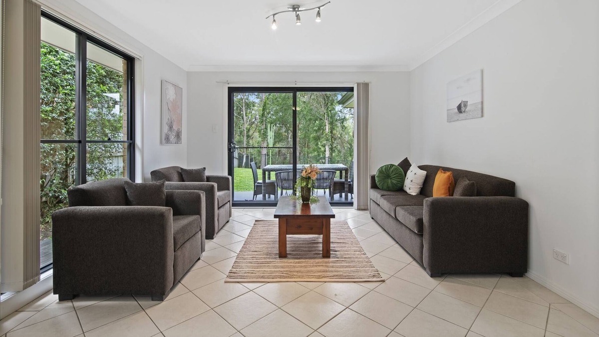 Central Coast House | River St Retreat - level modern home, picturesque outlook over Erina Creek