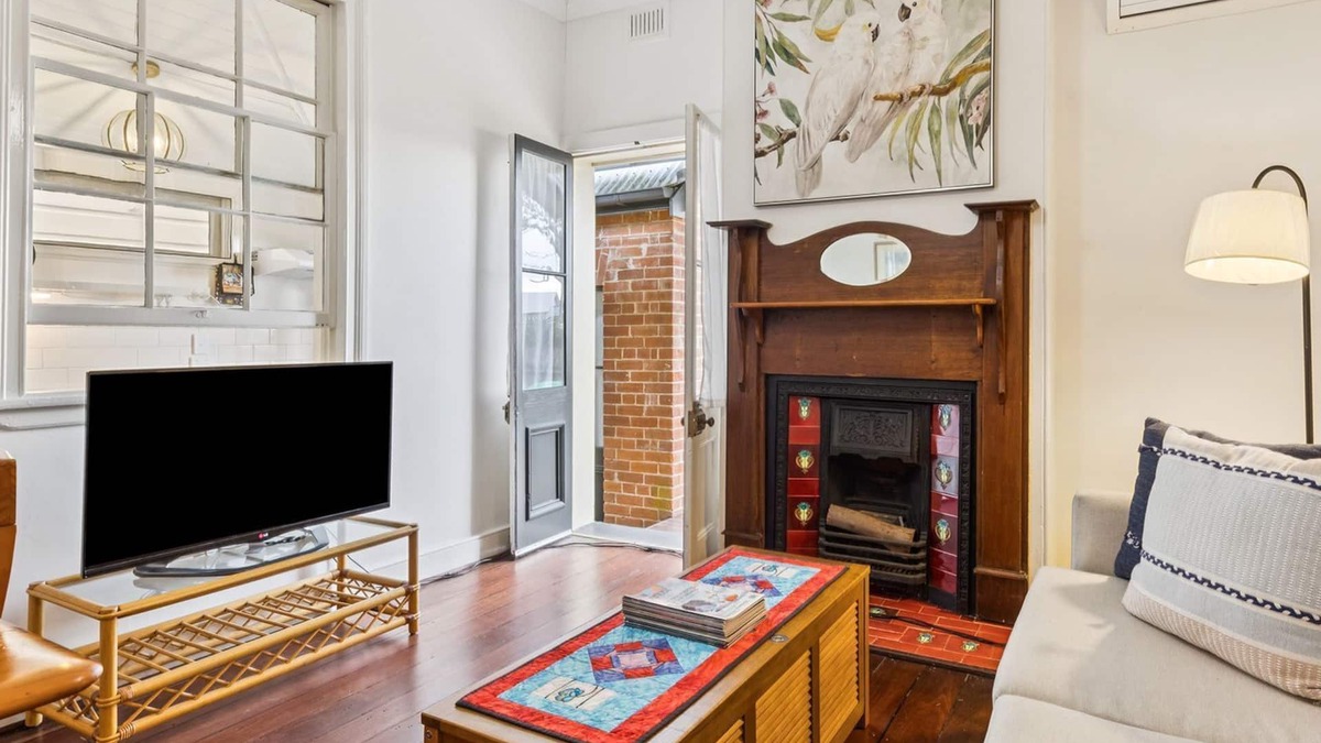 Maclean Apartment | River Street Heritage Apartment