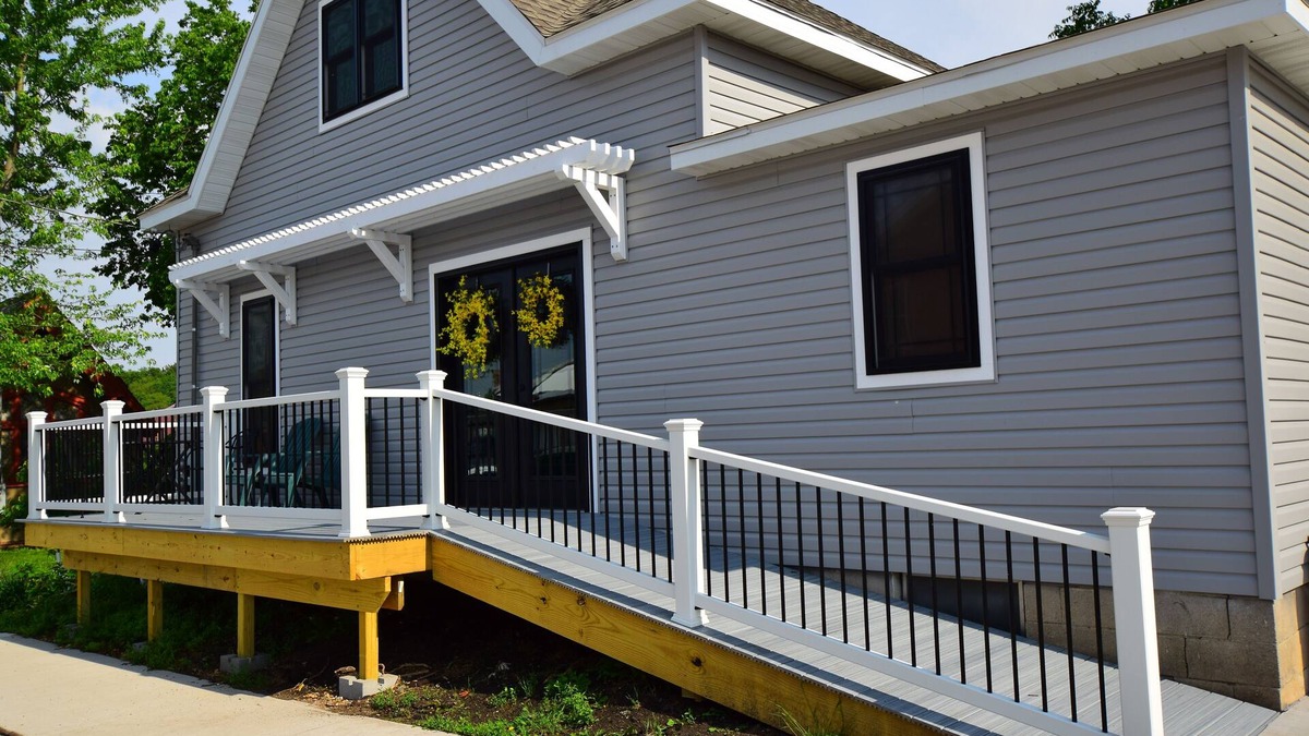Iowa Falls House | River View #1 - Charming 2-bedroom house with AC, WiFi in serene Iowa Falls
