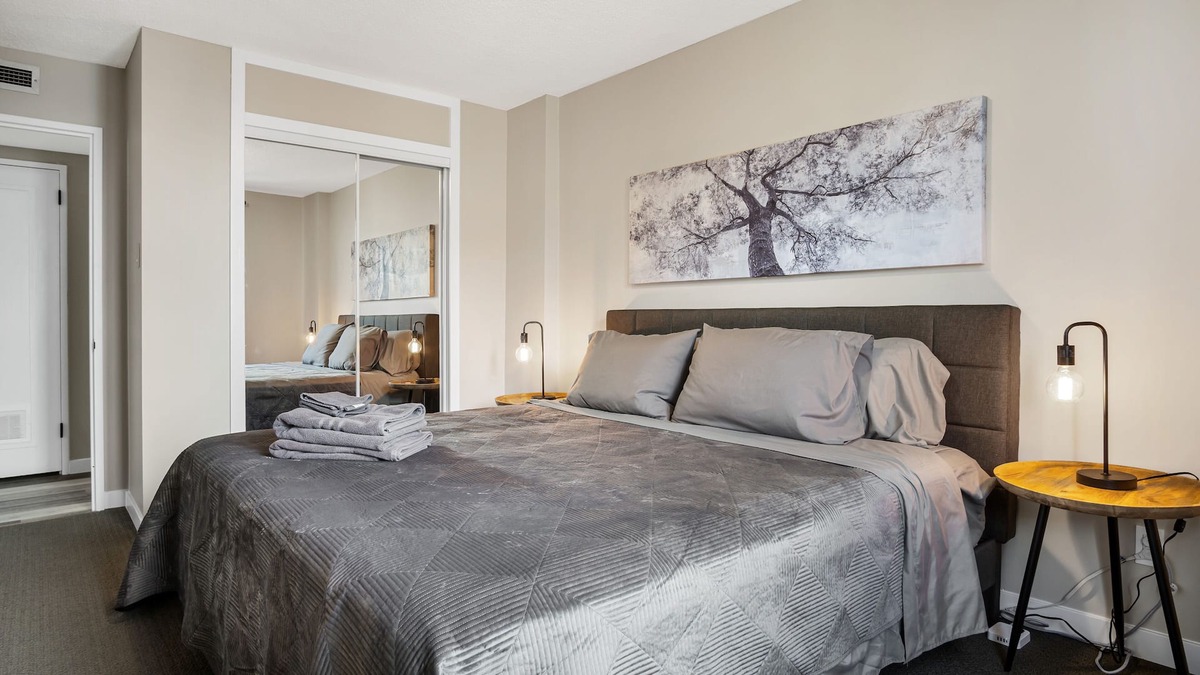 Saskatoon Downtown Condo | RIVER VIEW 2BD CONDO IN THE HEART OF THE CITY