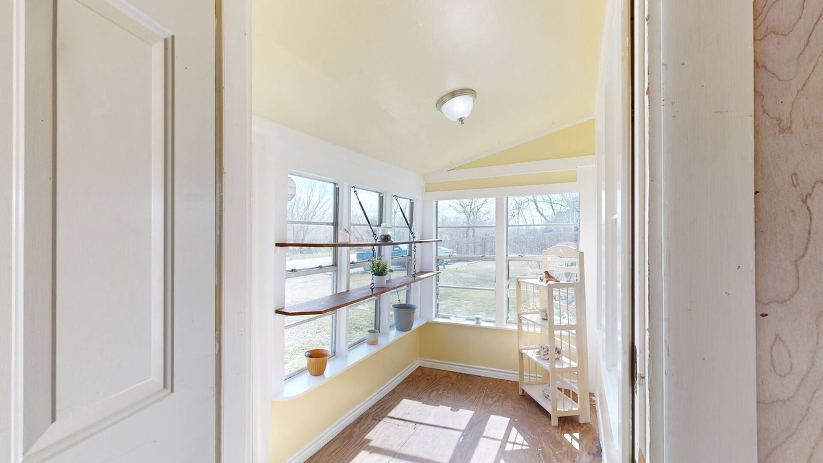 Texas Gulf Coast Region House | River view dog-friendly home with patio, well-equipped kitchen, W/D, & AC