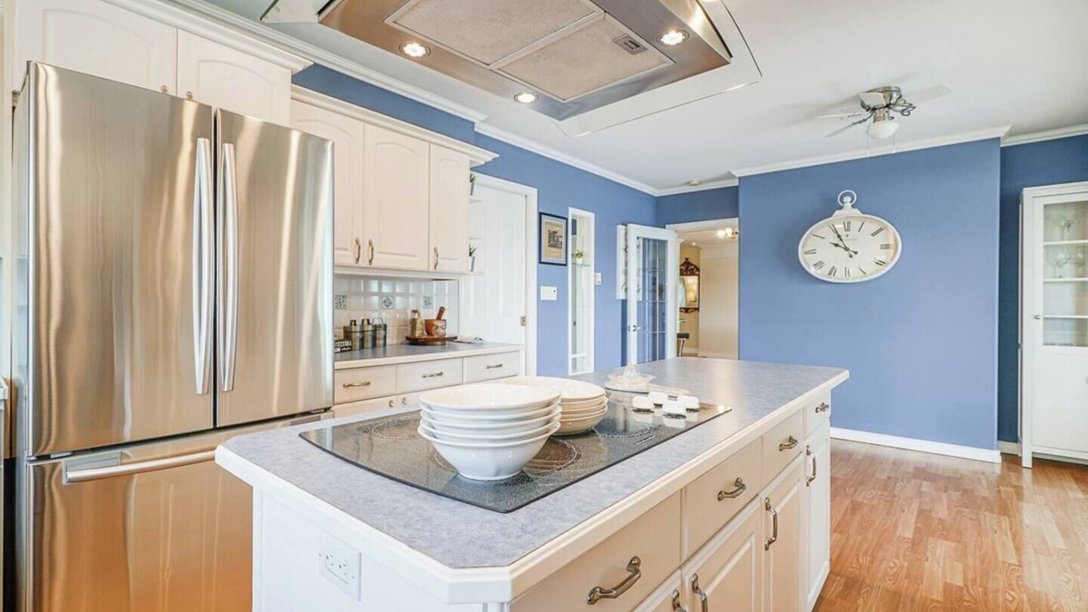 Maple Ridge House | River View + Hot Tub | Pool Table | Country Home | Private