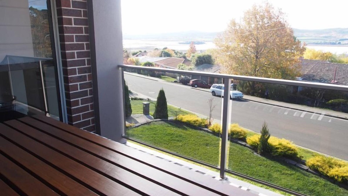 Riverside House | River View House, beautiful river views, free wifi.