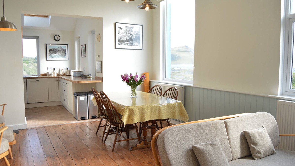 Aberystwyth House | River View - Three Bedroom House, Sleeps 6
