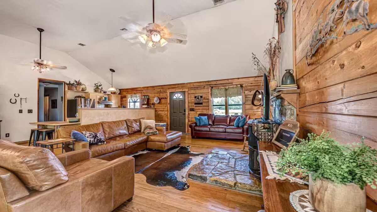 Davis Cabin | River View