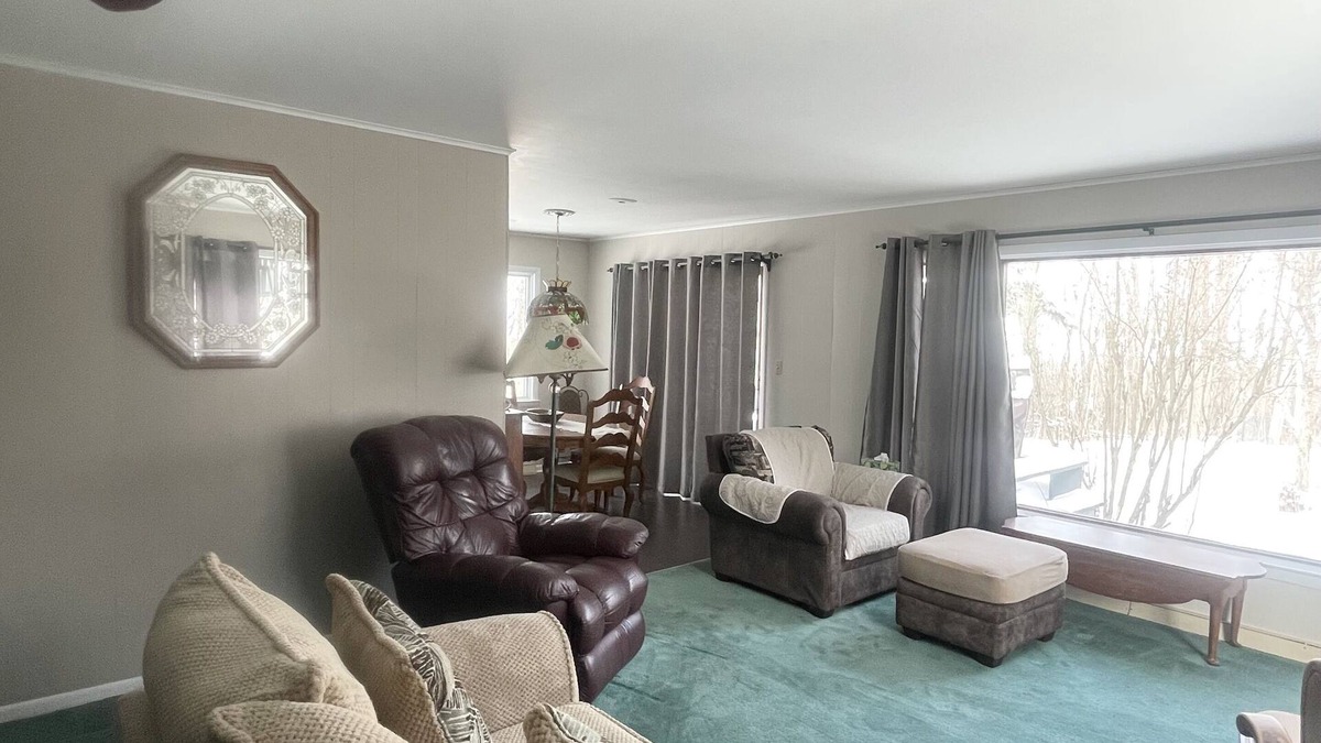 Sault Ste. Marie House | River views near snowy trails. nRecently updated with new paint and flooring.