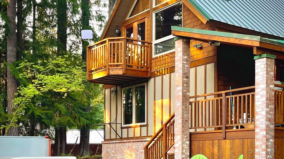Enumclaw Cabin | River-Walk Cabin - near Mount Rainier National Park