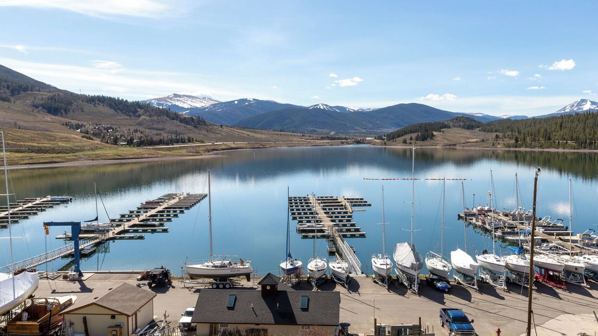 Willow Grove Apartment | River West #635
