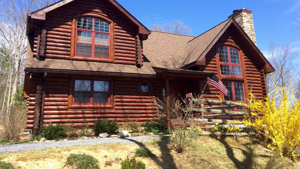 Bentonville Cabin | River Woods Retreat - Rustic Luxury in the Shenandoah Valley