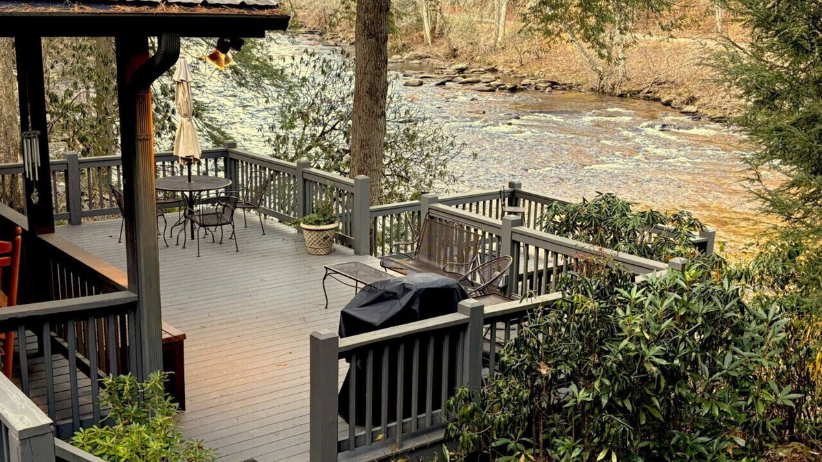 Blue Ridge Apartment | River Zen, A Toccoa River Retreat