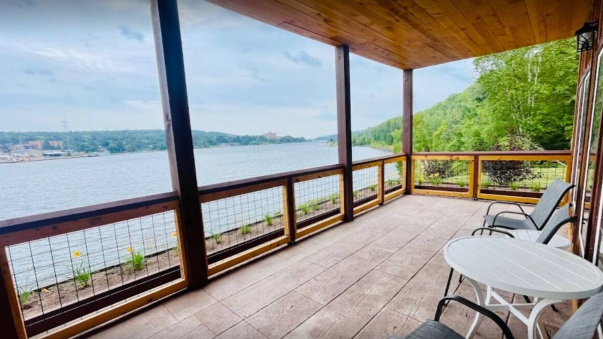 Houghton Cabin | Riverbank Trailside Cabin 24A