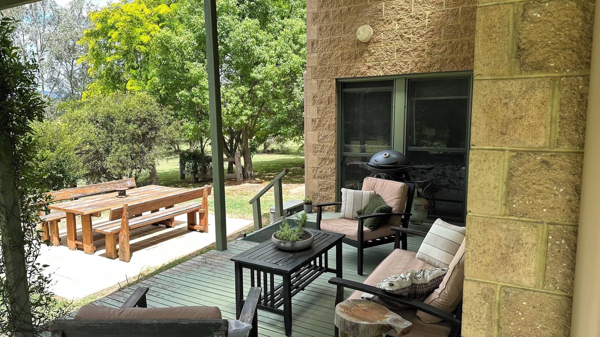 Yea Cottage | Riverbend Cottage is perfect for couples.