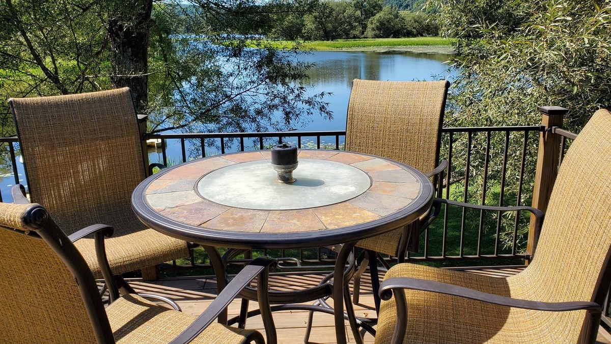 Maryland House | Riverbend waterfront, game room, fire pit, private dock