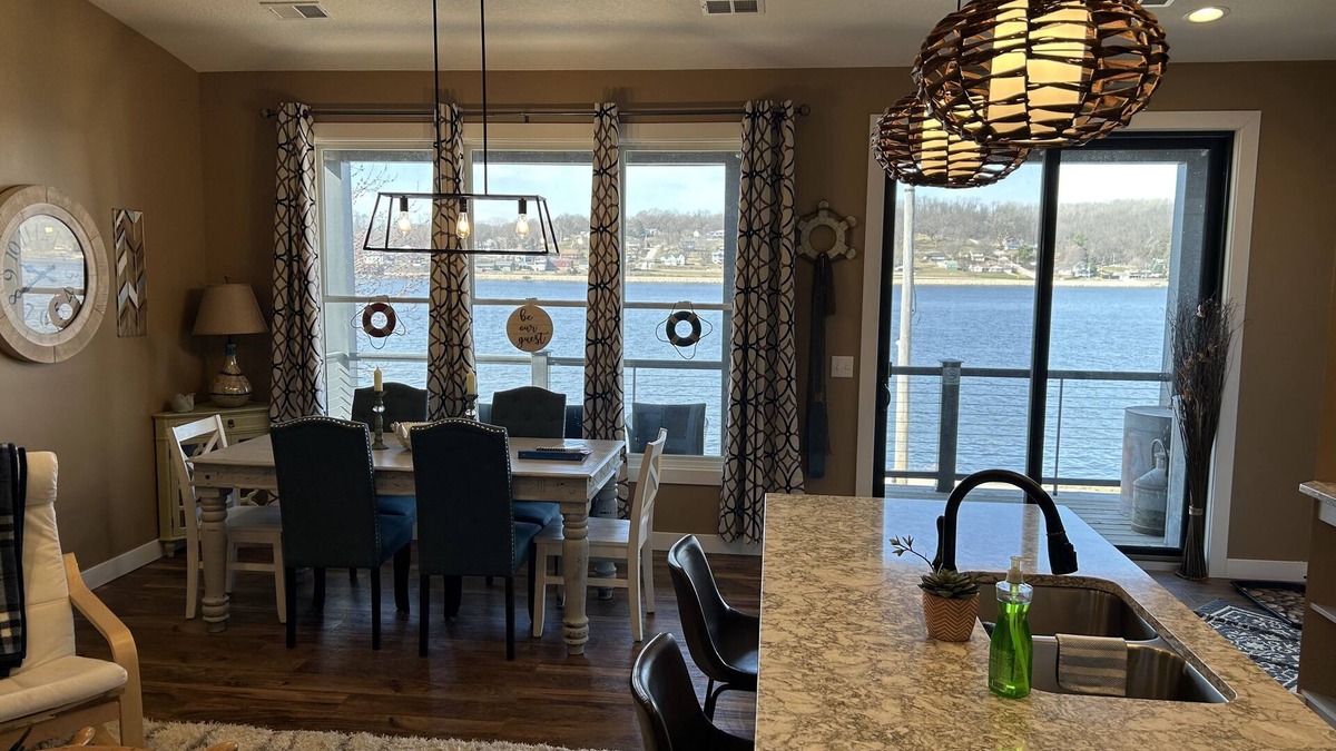 Port Byron Condo | Riverboat Paradise