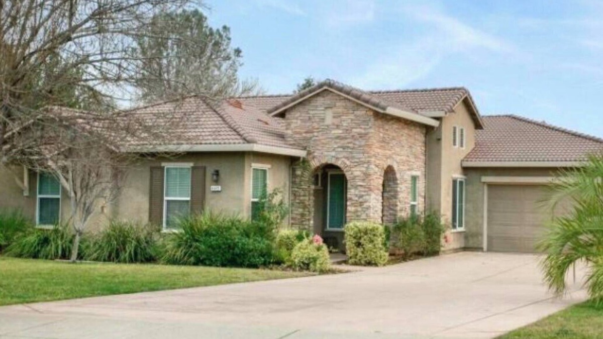 South Bechelli House | Rivercrest Branch House
