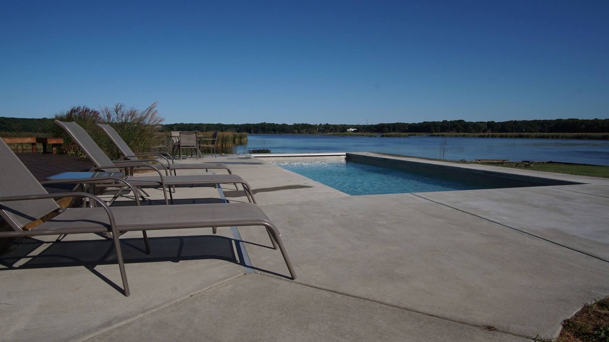 Douglas House | Riverdance, Hot Tub Open! Heated Pvt Pool open 5/9 to 10/6/25.
