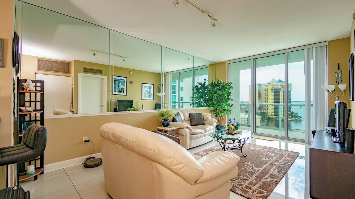 Edgewood Condo | Riverfront 1-bed High Rise Condo close to Historic Downtown Fort Myers!