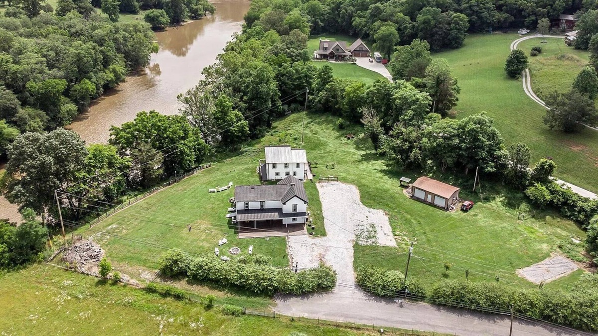 Greeneville Other | Riverfront 1800s Stagecoach Inn! Completely remodeled with 5 beds/5 baths
