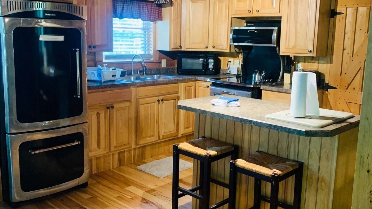 Elkins Cabin | RIVERFRONT 2 STORY, 4 BR, 2 Bath, Washer/Dryer, HOT TUB, Pet Friendly