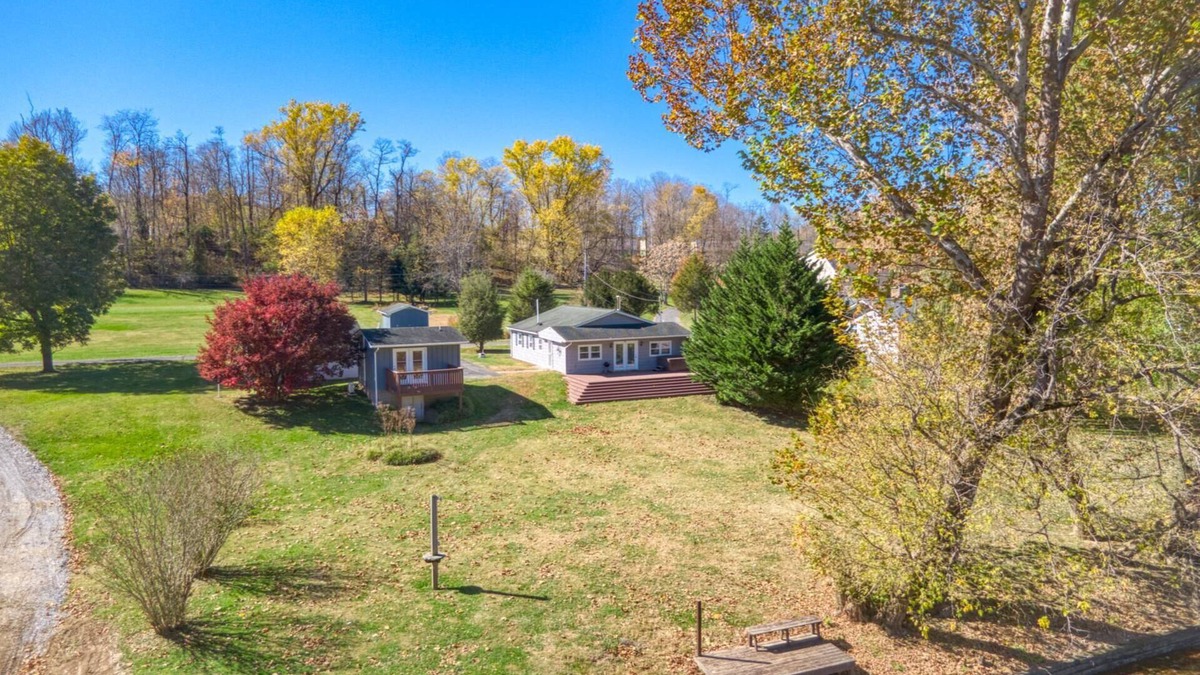 Belspring House | Riverfront 3 BD house, 20 minutes away from VT | All Amenities