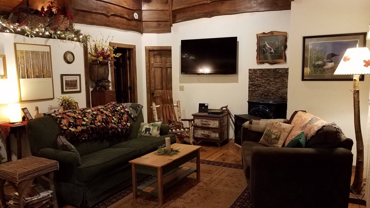 Warrensburg Cabin | RIVERFRONT ADIRONDACK LOG CABIN