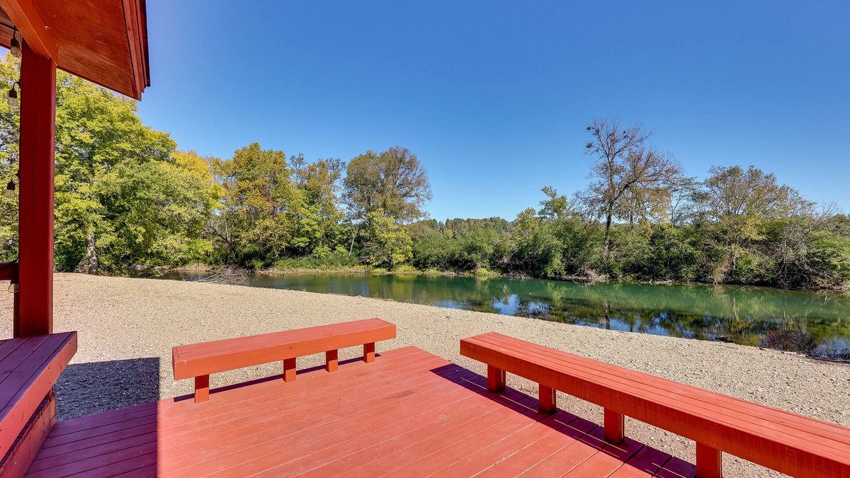 Mount Ida Cabin | Riverfront Arkansas Abode - Furnished Deck & Grill
