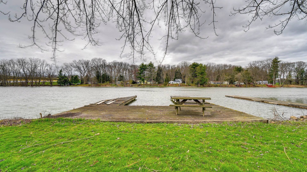 Baldwinsville Apartment | Riverfront Baldwinsville Apartment w/Shared Deck!