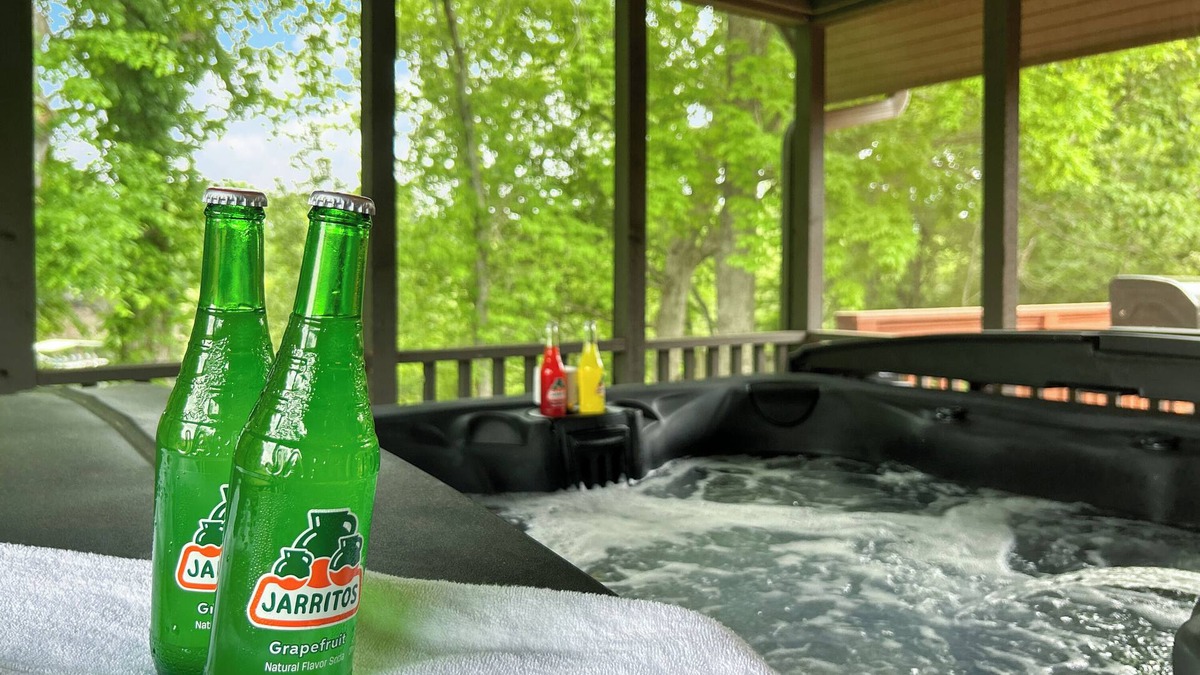 Pangburn House | Riverfront Bliss- Private River Dock, Hot Tub & Two King rooms!