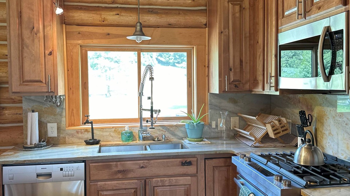 Gallatin Gateway Cabin | RIVERfront Cabin under the BIG SKY