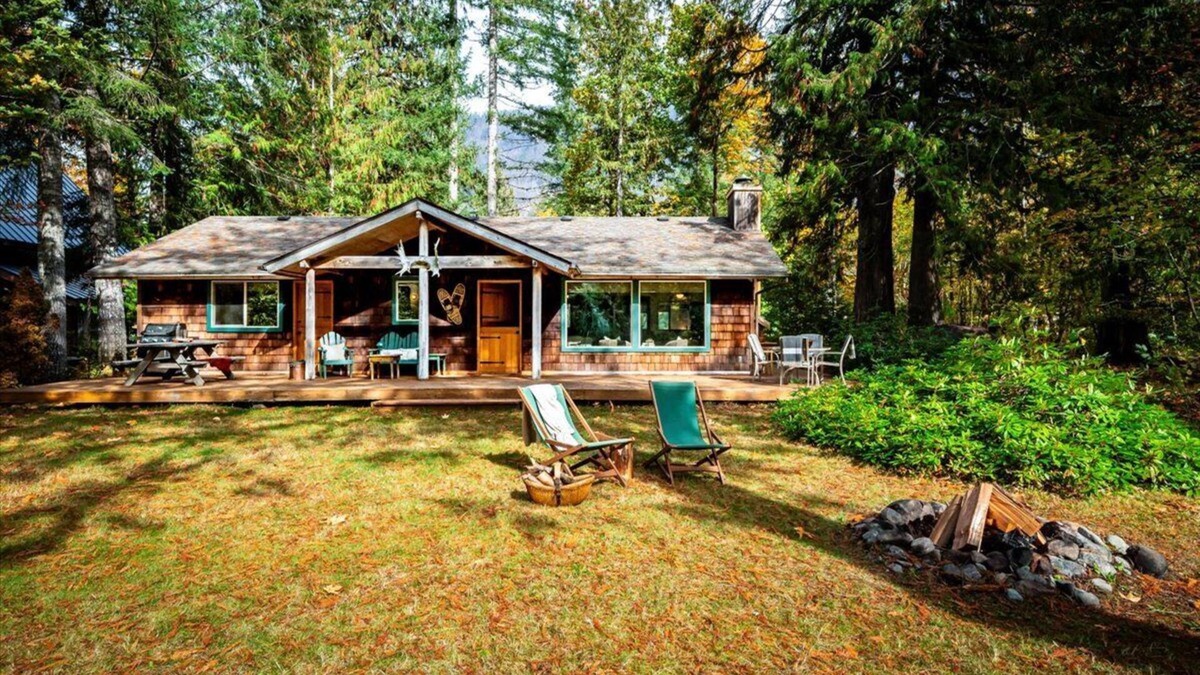 Baring Cabin | Riverfront cabin, 25 minutes to Stevens Pass