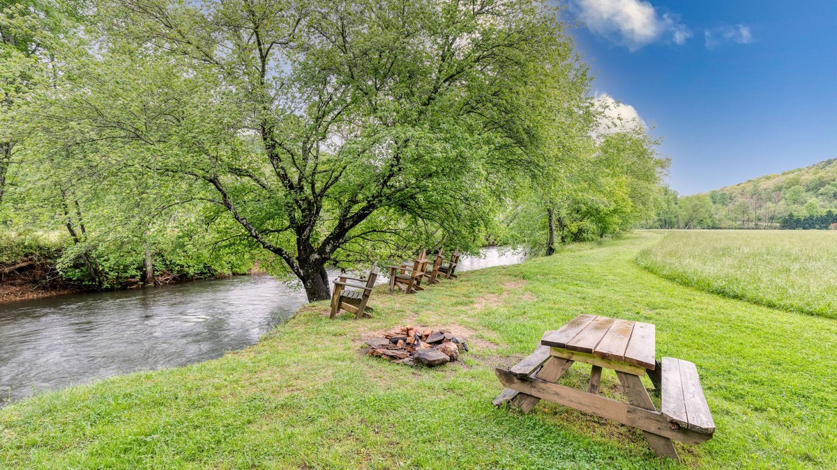 Hiawassee House | Riverfront cabin, 7 person hot tub, pool, trout fishing