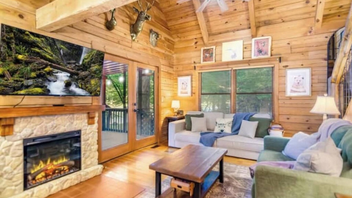 Ellijay House | Riverfront Cabin/Large Deck/HotTub/Resort/FirePit