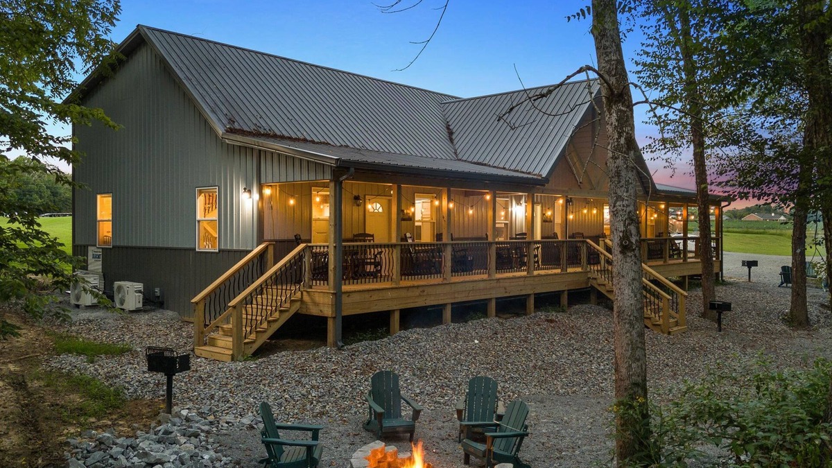 Bakerton Cabin | Riverfront Cabin~Sleeps 18~Private River Boat Ramp~20 Min drive Lake Cumberland