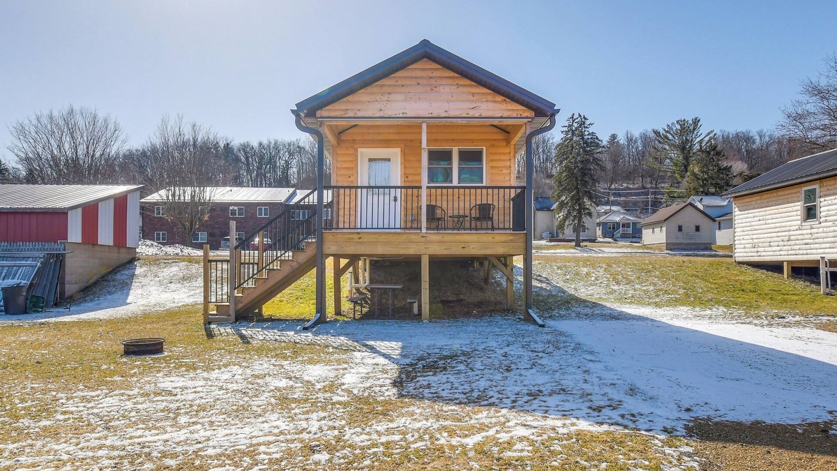 Blanchardville Cabin | Riverfront Cabin Rental ~ 9 Mi to Yellowstone Lake