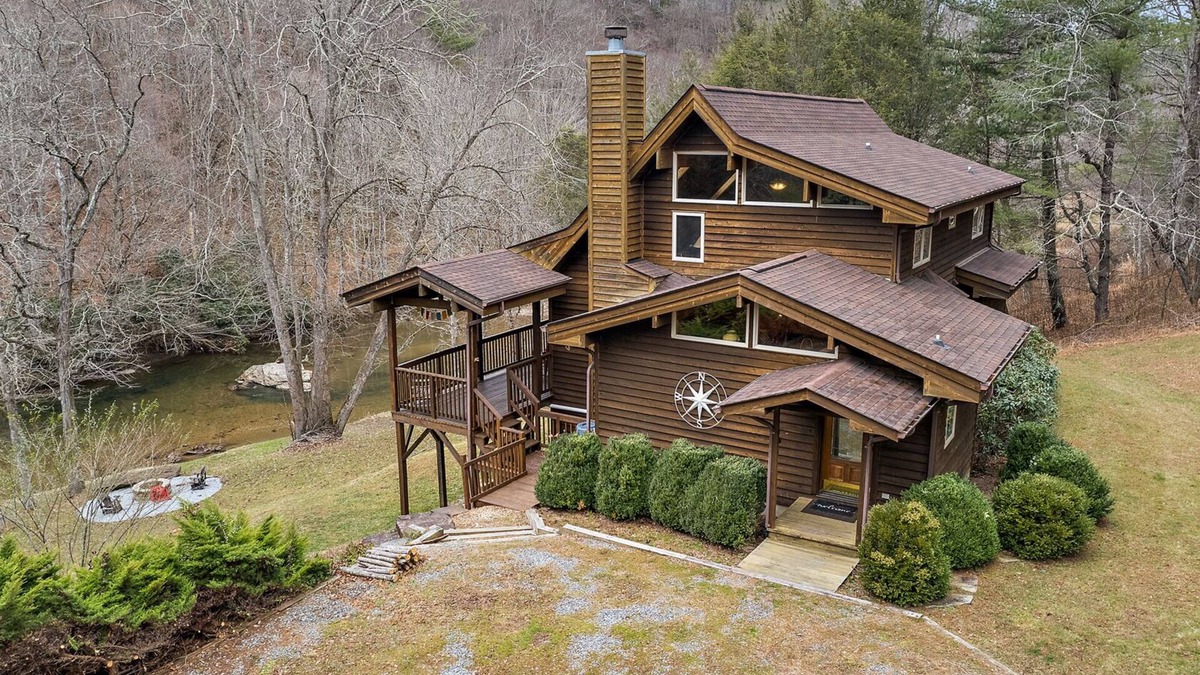 Boone Cabin | Riverfront Cabin with Hot Tub and Game Room