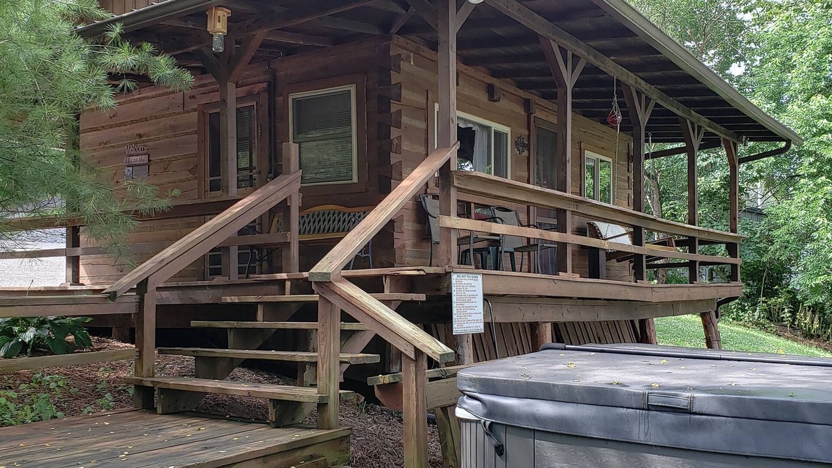 Derby Cabin | Riverfront Cabin with hot tub