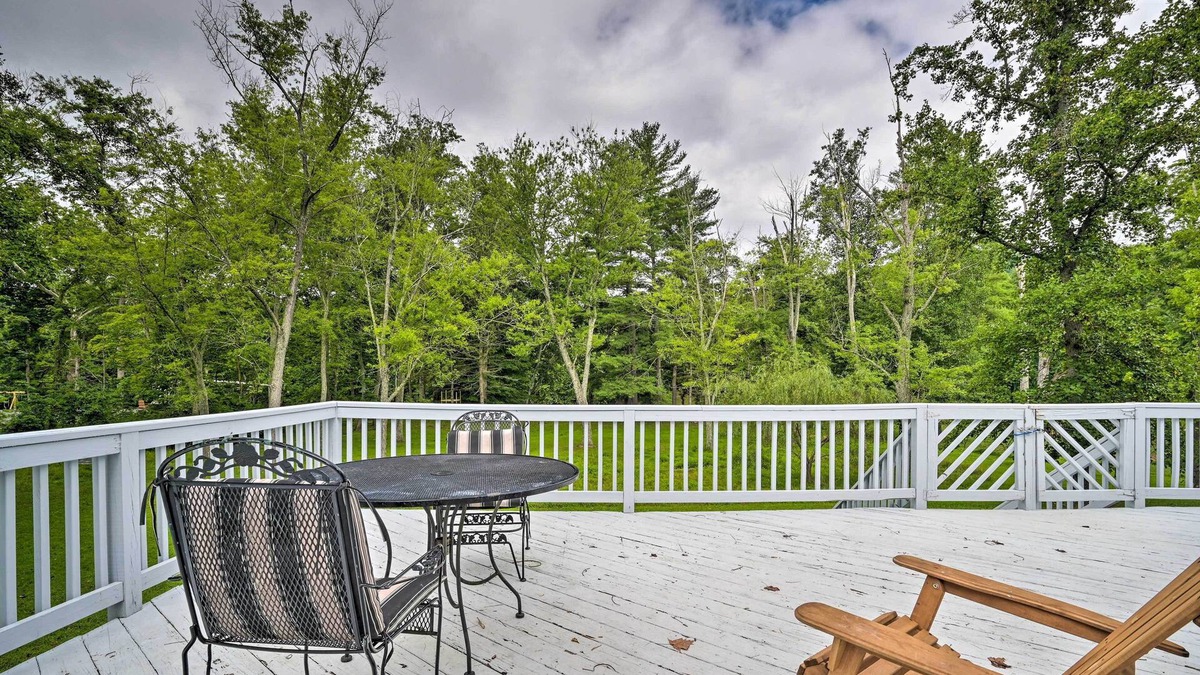 Great Cacapon Cottage | Riverfront Cacapon Cottage: Kayak, Fish, Swim