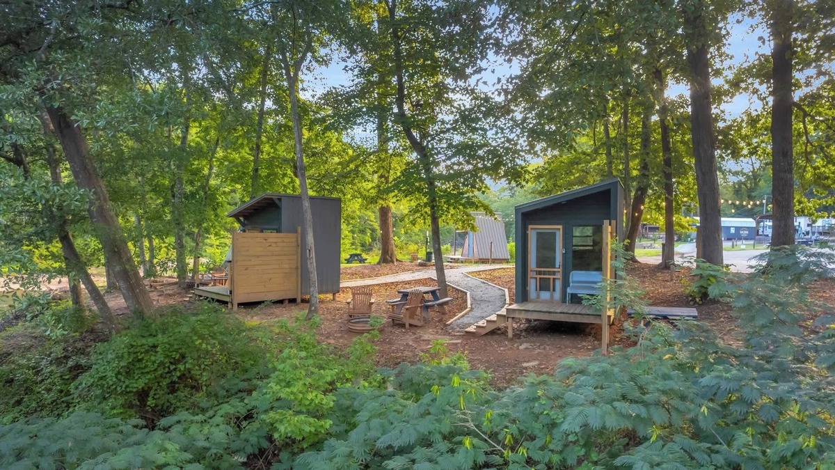 Greenville Cabin | Riverfront Camping Pod, W/Bath House, Min to DT