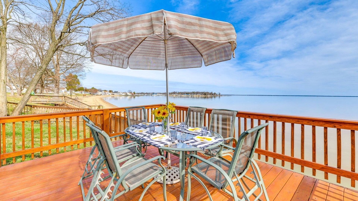Colonial Beach House | Riverfront Colonial Beach Home w/Private Beach!