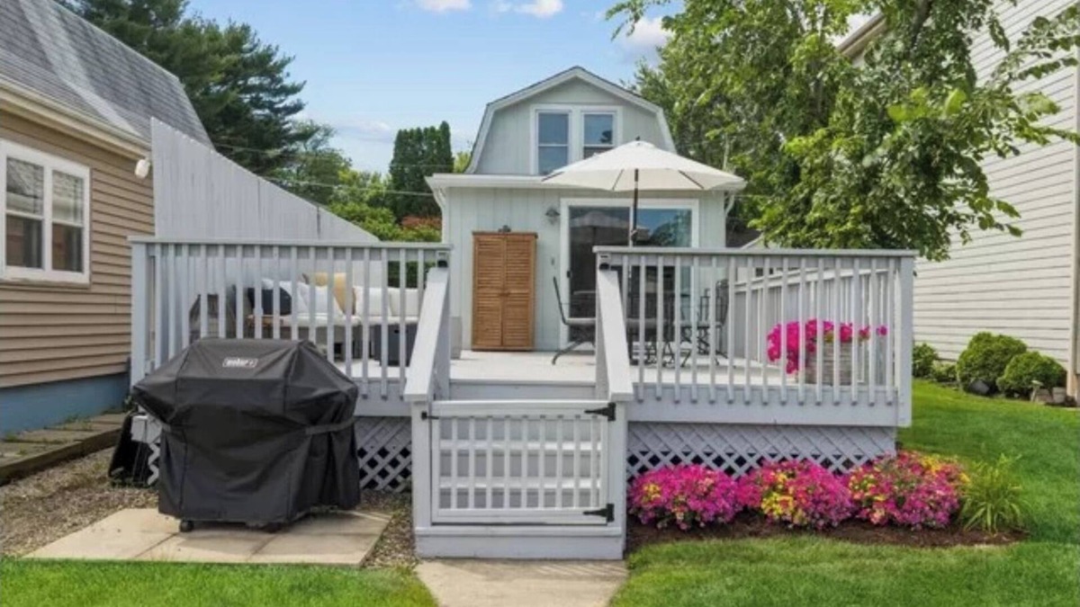 Fox River Grove Cottage | Riverfront Cottage/sauna/nkayaks/dock/firepit