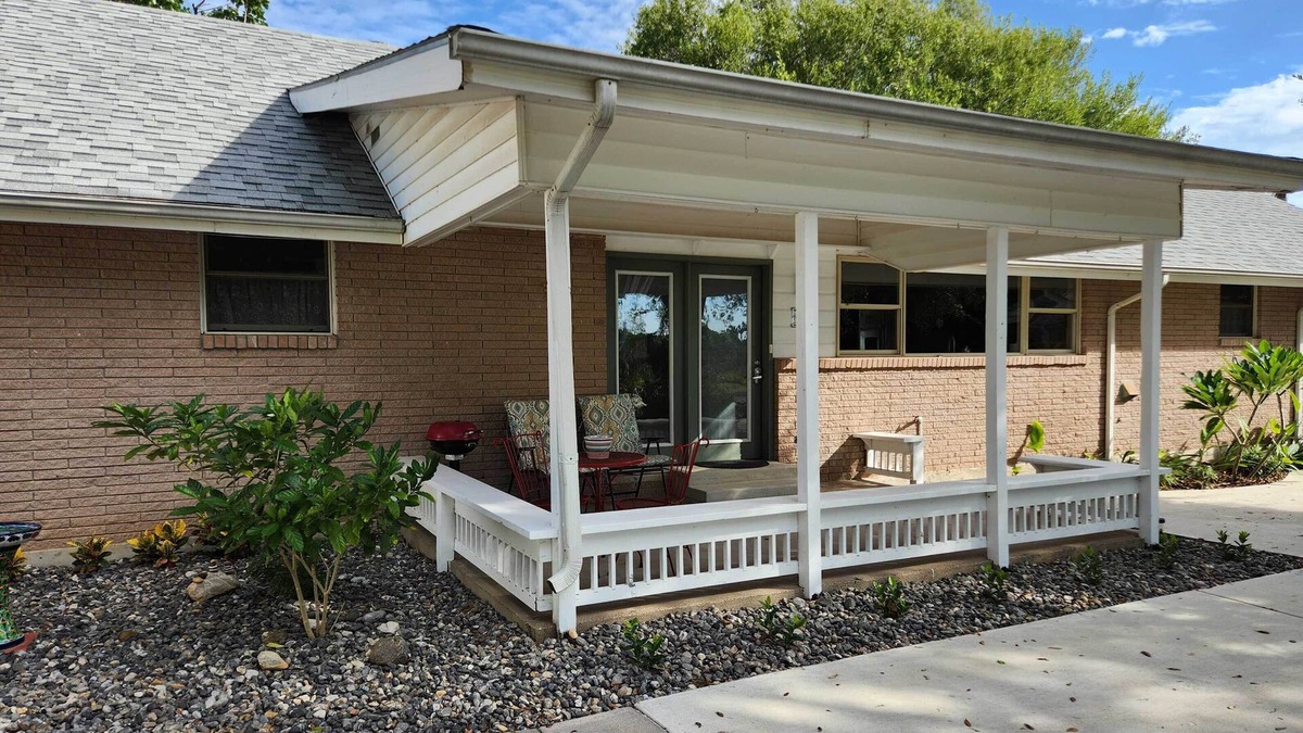 Los Fresnos House | Riverfront Family Home: Yard, Orchard, Dock!