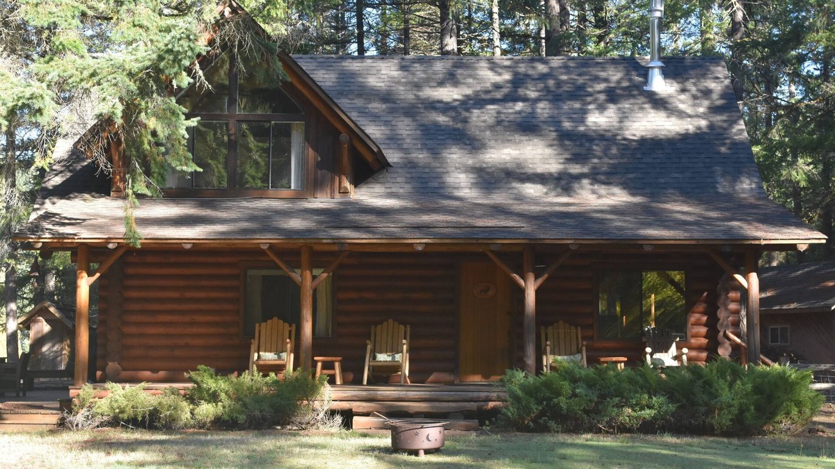 Douglas County Cabin | Riverfront Farwood Cabin Retreat