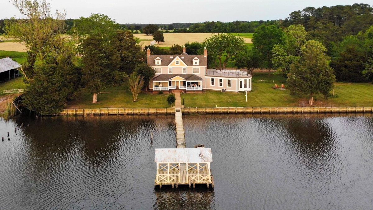 Allen House | Riverfront Gem w/Fire Pit in Eden