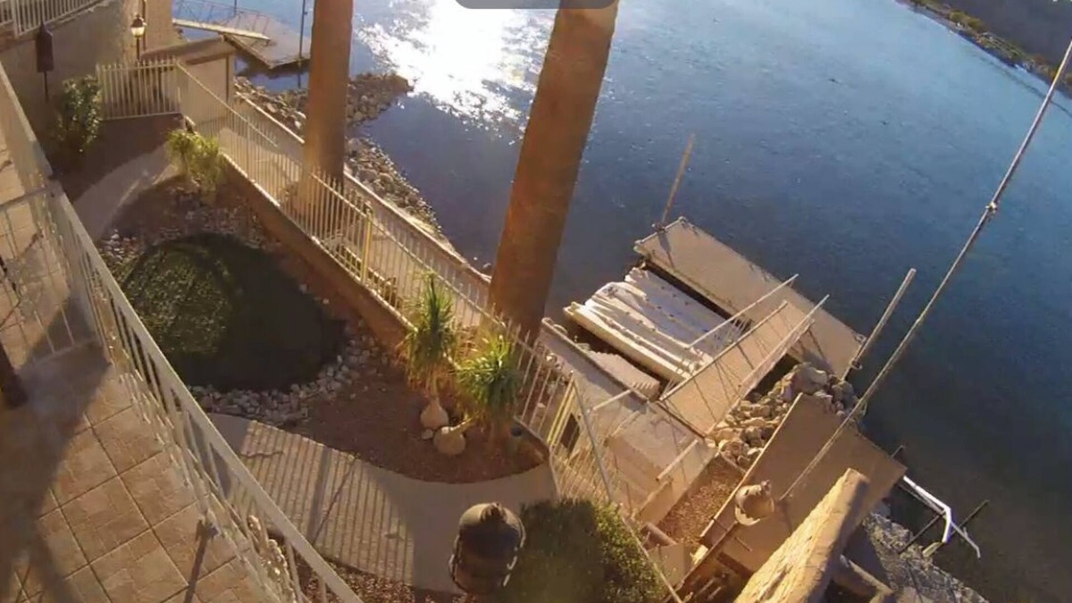 Holiday Shores House | RIVERFRONT HOME SLEEPS UP TO 14