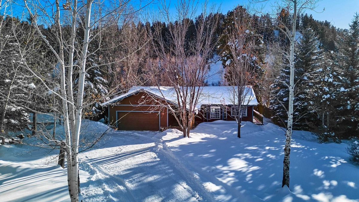 San Juan River Village House | Riverfront Home w/Hot Tub ~ 19 Mi to Wolf Creek!