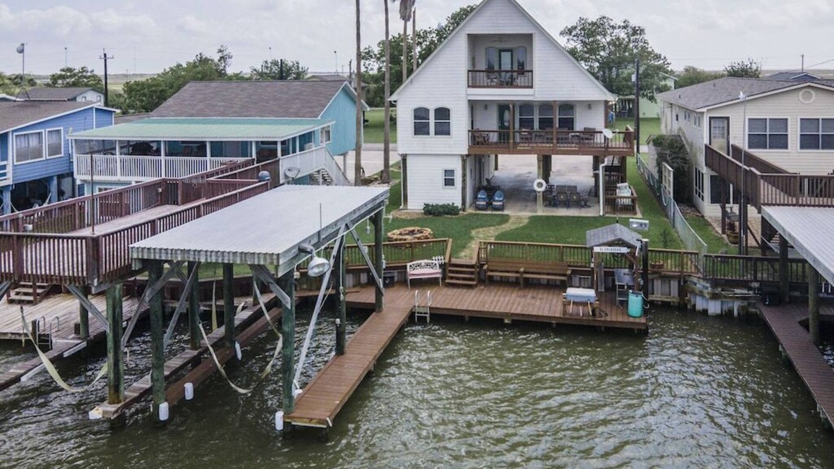 Matagorda House | Riverfront Home w/Fishing Pier, Minutes to Beach