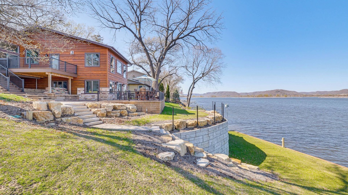 Wabasha House | Riverfront Home w/Yard Games in Wabasha!